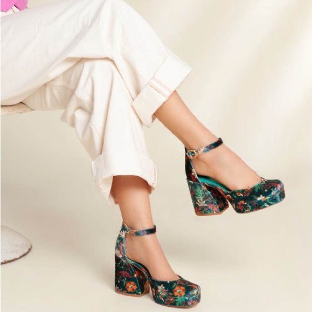 Charlotte Stone Fran Heel in Hani - Discontinued Pattern